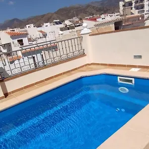 atico-con-piscina-privada-en-el-corazon-de-nerja.hotelsinnerja.org/